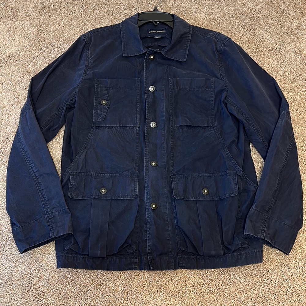 Banana Republic men’s field jacket. Navy blue. Size Medium. Excellent used cond.
